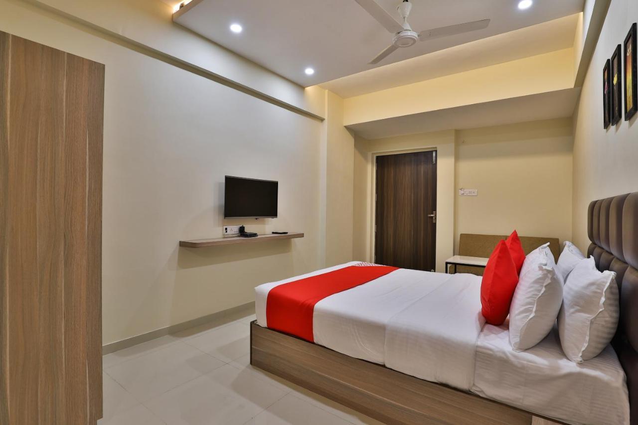 Oyo 28429 Hotel Citadel Surat Eksteriør bilde