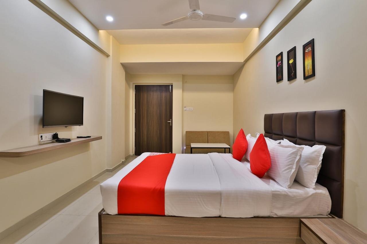 Oyo 28429 Hotel Citadel Surat Eksteriør bilde