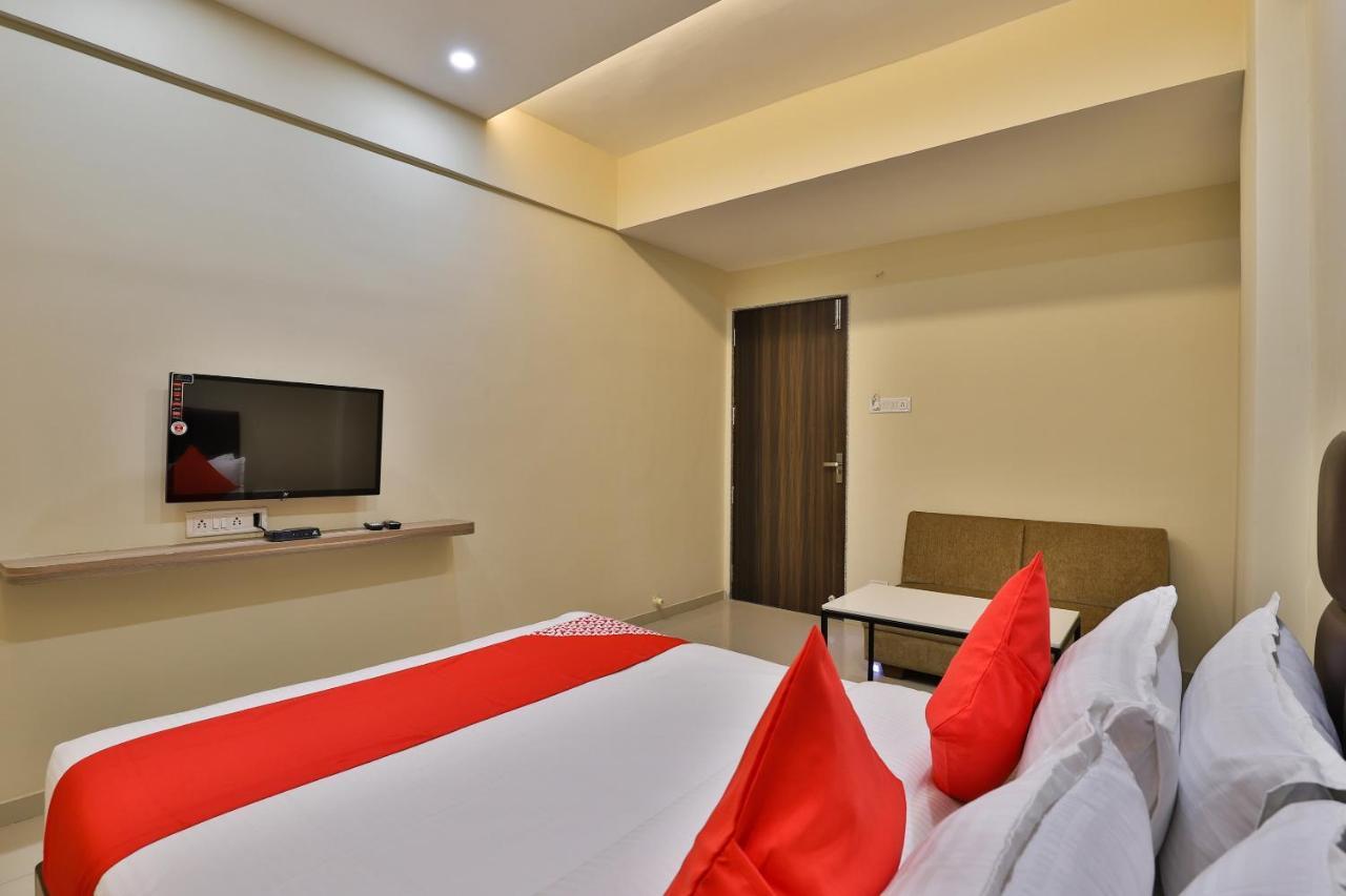 Oyo 28429 Hotel Citadel Surat Eksteriør bilde