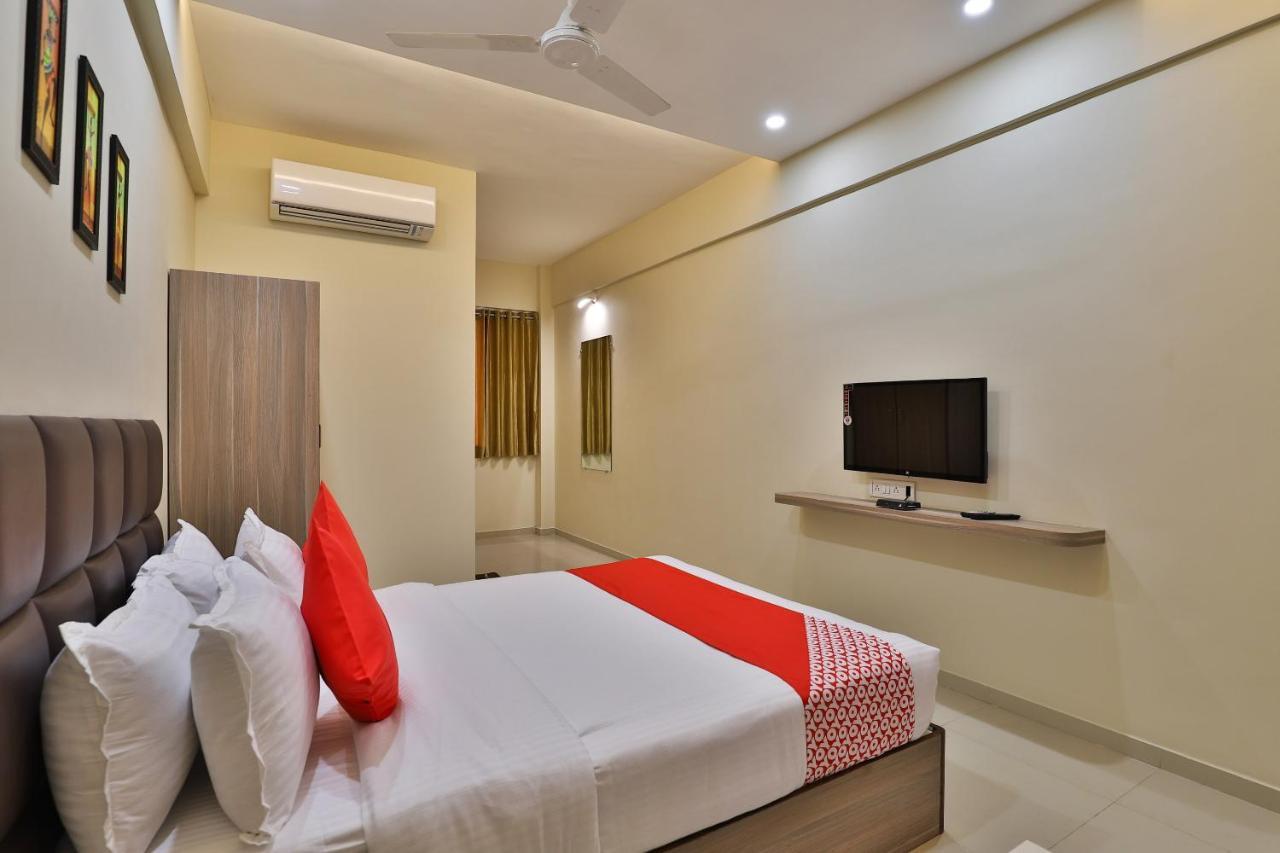 Oyo 28429 Hotel Citadel Surat Eksteriør bilde